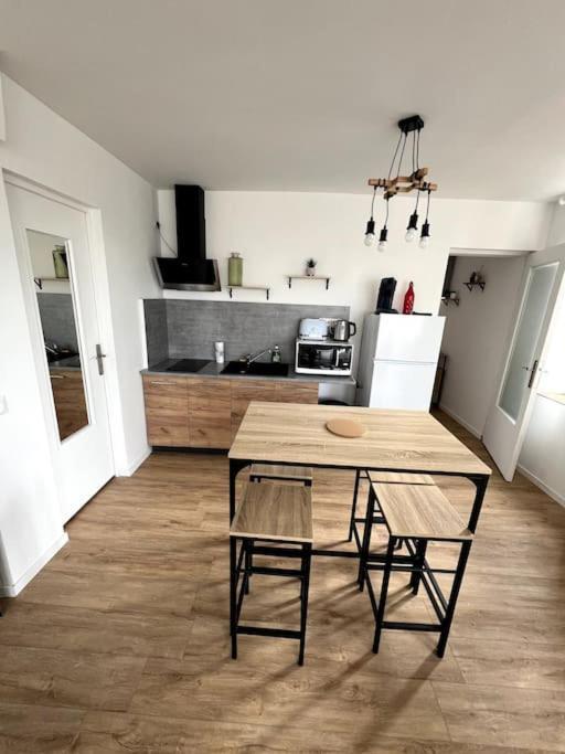 Appartement Avec Belle Vue Ouzouer-Sur-Trezee Extérieur photo